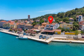 Apartments by the sea Tisno, Murter - 815